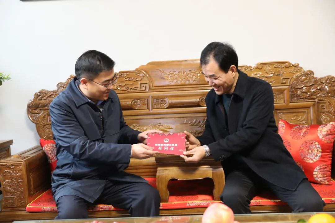 【走访慰问送关怀 浓浓真情暖警心】 绛县公安局党委开展春节前走访慰问活动
