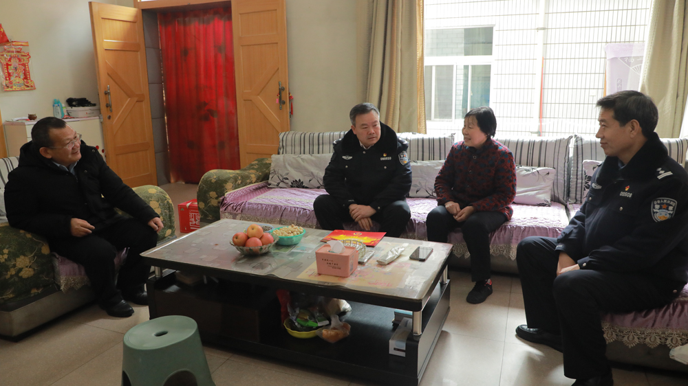 陈兆瑞到河津市公安局走访慰问民辅警