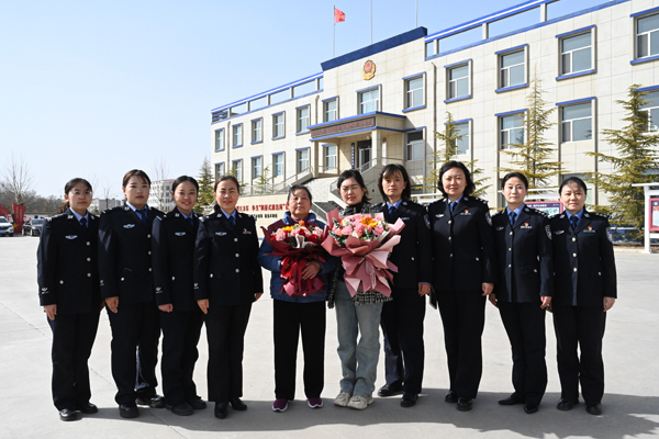芮城县公安局邀请“爱警母亲”“好警嫂”代表走进警营